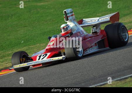 Mugello, Italien - 27. Oktober 2007: Unbekannter Lauf mit dem historischen Ferrari F1 312T Jahr 1975 ex Niki Lauda während der Veranstaltung der Ferrari Racing Days Jahr 200 Stockfoto