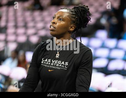 College Park, USA. August 2025. Chelsea Gray #12 und die Las Vegas Aces nehmen am 28. August 2025 in der Gateway Center Arena im College Park, GA, USA, den Atlanta Dream auf. (Foto: Lawrence Cooper/SIPA USA) Credit: SIPA USA/Alamy Live News Stockfoto