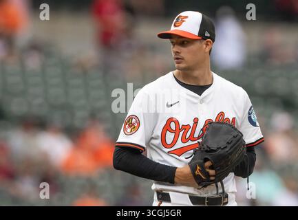 Baltimore, USA. August 2025. BALTIMORE, MD - 28. AUGUST: Baltimore Orioles Pitcher Cade Povich (37) ist bereit, während eines MLB-Spiels zwischen den Baltimore Orioles und den Boston Red Sox am 28. August 2025 im Oriole Park at Camden Yards in Baltimore, Maryland, zu spielen. (Foto: Tony Quinn/SipaUSA) Credit: SIPA USA/Alamy Live News Stockfoto