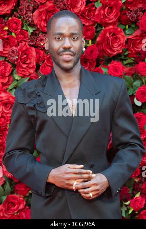 London, Großbritannien. August 2025. Im Bild: Ncuti Gatwa nimmt an der britischen Premiere „The Roses“ im Odeon Luxe, Leicester Square, Teil. Quelle: Justin Ng/Alamy Live News Stockfoto