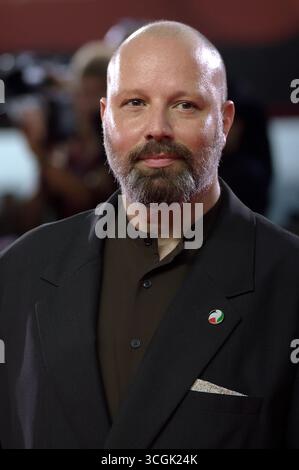 Venedig, Italien. August 2025. Yorgos Lanthimos besucht den roten Teppich „Bugonia“ während des 82. Internationalen Filmfestivals von Venedig am Donnerstag, den 28. August 2025 in Venedig. Foto von Rocco Spaziani/UPI Credit: UPI/Alamy Live News Stockfoto