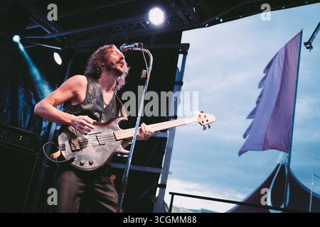 Sheffield, Großbritannien. August 2025. Demob Happy tritt beim Rock N Roll Circus Festival in Sheffield auf. Quelle: Thomas Jackson/Alamy Live News Stockfoto