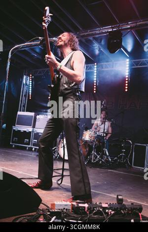 Sheffield, Großbritannien. August 2025. Demob Happy tritt beim Rock N Roll Circus Festival in Sheffield auf. Quelle: Thomas Jackson/Alamy Live News Stockfoto