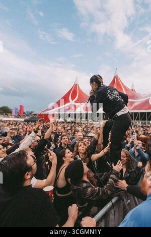 Sheffield, Großbritannien. August 2025. Jehnny Beth tritt beim Rock N Roll Circus Festival in Sheffield auf. Quelle: Thomas Jackson/Alamy Live News Stockfoto