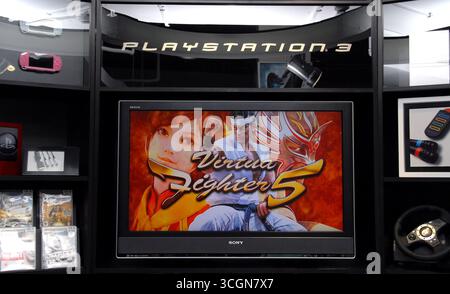 Die Einführung der neuen PlayStation 3 (PS3) auf der HMV in London - 23. März 2007 Stockfoto