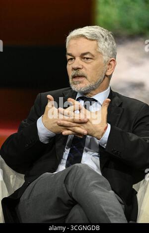 Carlo Masala Politologe 08/25 ihr Carlo Masala am 27. August 2025 in Markus Lanz , ZDF Aufzeichnung vom 26. August 2025 TV Fernsehen Talkshow Talkshow Talkshow Deutschland deutsch deutscher Mann Militärexperte Politikwissenschaftler Wissenschaftler Politik deutscher Politikwissenschaftler hoch halb sitzend sprechend gestikuliert *** Carlo Masala Politikwissenschaftler 08 25 Ihr Carlo Masala am 27. August 2025 in Markus Lanz , ZDF Aufnahme vom 26. August 2025 TV-Talkshow Talkshow Deutschland Deutscher Mann Militärexperte Politikwissenschaftler Politik deutscher Politikwissenschaftler High hal Stockfoto