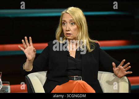 Melanie Amann Journalistin 08/25 ihre Melanie Amann am 27. August 2025 in Markus Lanz , ZDF Aufzeichnung vom 26. August 2025 TV Fernsehen Talkshow Talkshow Deutschland deutsch deutsche Frau Journalismus SPIEGEL Redakteurin Autorin Journalistin german female quer halb sitzend sprechend gestikuliert *** Melanie Amann Journalistin 08 25 Ihre Melanie Amann am 27. August 2025 in Markus Lanz , ZDF Aufnahme vom 26. August 2025 Stockfoto