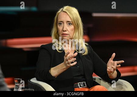 Melanie Amann Journalistin 08/25 ihre Melanie Amann am 27. August 2025 in Markus Lanz , ZDF Aufzeichnung vom 26. August 2025 TV Fernsehen Talkshow Talkshow Deutschland deutsch deutsche Frau Journalismus SPIEGEL Redakteurin Autorin Journalistin german female quer halb sitzend sprechend gestikuliert *** Melanie Amann Journalistin 08 25 Ihre Melanie Amann am 27. August 2025 in Markus Lanz , ZDF Aufnahme vom 26. August 2025 Stockfoto