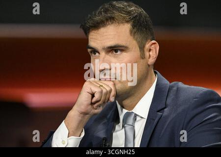 Jan Philipp Burgard Journalist 08/25 Ihr Jan Philipp Burgard am 28. August 2025 in Markus Lanz , ZDF Aufzeichnung vom 27. August 2025 TV Fernsehen Talkshow Talk Show Deutschland deutsch deutscher Mann Journalismus Autor Chefredakteur DIE WELT deutscher Journalist Journalist quer Porträt nachdenklich aufgestützt zuhörend *** Jan Philipp Burgard Journalist 08 25 Ihr Jan Philipp Burgard am 28. August 2025 in Markus Lanz , ZDF Aufnahme vom 27. August 2025 TV TV Talk Show Talk Show Germany German German German German German German man Journalism Author Editor-in-in-in-in-in-in-in-Chefredakteur DIE WELT Journalist Journalist Journalist Journalist Journalist Journalismus Cross Portrai Stockfoto