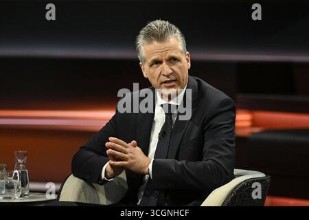 Thorsten frei Politiker 08/25 Ihr Thorsten frei am 28. August 2025 in Markus Lanz , ZDF Aufzeichnung vom 27. August 2025 TV Fernsehen Talkshow Talkshow Deutschland deutsch deutscher Mann Politik CDU Kanzleramtschef Kanzleramt deutscher Mann Politik CDU Kanzleramtschef Kanzleramt deutscher Politiker quer halb sitzend sprechend gestikuliert *** Thorsten frei Politiker 08 25 ihr Thorsten frei am 28. August 2025 in Markus Lanz , ZDF Aufnahme vom 27. August 2025 TV Talkshow Talkshow Deutschland deutscher Mann Politik CDU Kanzleramschkanzleramtskanzleramtskanzleramtsleiter deutscher Politiker Quersitzend deutscher Politiker Gestikulating Stockfoto