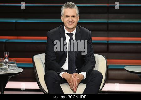 Thorsten frei Politiker 08/25 Ihr Thorsten frei am 28. August 2025 in Markus Lanz , ZDF Aufzeichnung vom 27. August 2025 TV Fernsehen Talkshow Talkshow Deutschland deutsch deutscher Mann Politik CDU Kanzleramtschef Kanzleramt deutscher Mann Politik CDU Kanzleramtschef Kanzleramt deutscher Politiker quer halb sitzend lächelnd *** Thorsten frei Politiker 08 25 ihr Thorsten frei am 28. August 2025 in Markus Lanz , ZDF Aufnahme vom 27. August 2025 TV-Talkshow Talkshow Deutschland deutscher Mann Politik CDU Chef des Bundeskanzleramtes Stockfoto