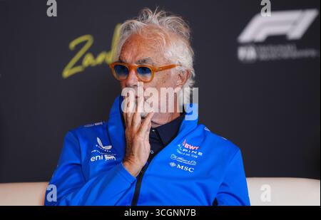 Alpine Executive Advisor Flavio Briatore während einer Pressekonferenz im Circuit Zandvoort, Holland. Bilddatum: Freitag, 29. August 2025. Stockfoto