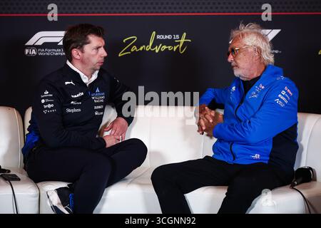 Zandvoort, Pays Bas. August 2025. VOWLES James, Teamchef von Williams Racing, Portrait und BRIATORE Flavio (ita), Alpine F1 Team, Portrait Pressekonferenz während des Formel 1 Heineken Dutch Grand Prix 2025, 15. Runde der FIA Formel 1 Weltmeisterschaft 2025 vom 29. Bis 31. August 2025 auf dem Zandvoort Circuit, in Zandvoort, Niederlande - Foto Eric Alonso/DPPI Credit: DPPI Media/Alamy Live News Stockfoto