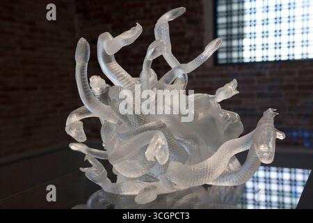 Ein Damien Hirst Skulptur aus der Ausstellung "Schätze aus dem Wrack Der Unglaublich", Palazzo di Grassi & Punta della Dogana, Venedig, Italien Stockfoto