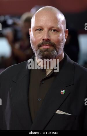 Venedig, Italien. August 2025. VENEDIG, ITALIEN - 28. AUGUST: Yorgos Lanthimos besucht den roten Teppich „Bugonia“ während des 82. Internationalen Filmfestivals von Venedig am 28. August 2025 in Venedig. Quelle: dpa/Alamy Live News Stockfoto