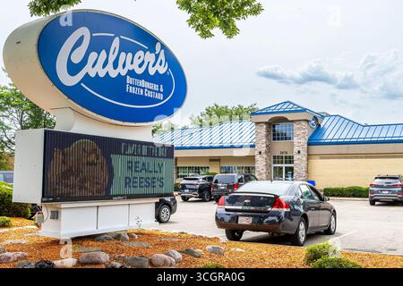 Außenansicht eines Culver's ButterBurgers and Frozen Custard Restaurants in Wisconsin, Teil einer amerikanischen Fast-Casual-Kette Stockfoto