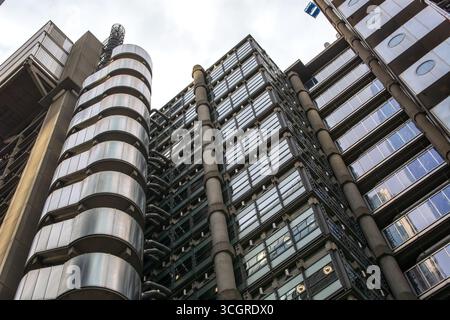 Lloyds-Gebäude, bekannt als Inside-Out Building, Lime Street, London. England. Klasse I aufgeführt. Stockfoto