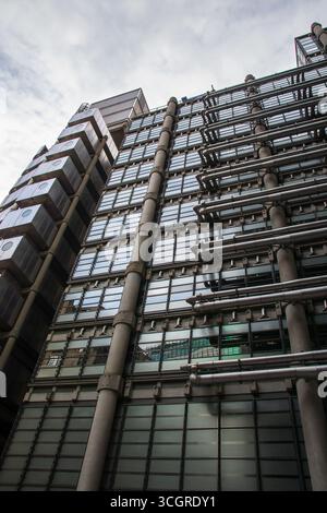 Lloyds-Gebäude, bekannt als Inside-Out Building, Lime Street, London. England. Klasse I aufgeführt. Stockfoto