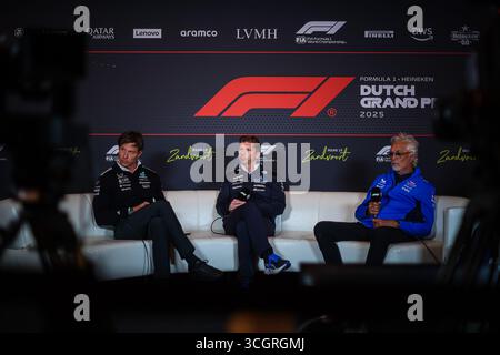 Team Principal Pressekonferenz mit Toto Wolff, James Vowles und Flavio Briatore während des niederländischen GP, Zandvoort 28-31. August 2025. Formel 1 Welt Stockfoto
