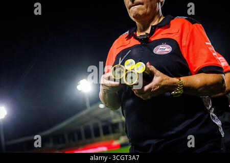 Eindhoven, Niederlande. August 2025. EINDHOVEN, 29-08-2025, PSV Campus de Herdgang, Saison 2025/2026, niederländischer Keuken Kampioen Divisie Football, Spiel zwischen Jong PSV und Jong AZ, Foto zeigt Feuerwerk Credit: Pro Shots/Alamy Live News Stockfoto
