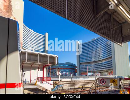 Vienna International Centre VIC, UNO-City, U-Bahn U1 Wien 22. Donaustadt Wien Österreich Stockfoto