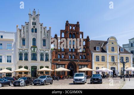 Marktplatz im historischen Zentrum von Wismar, Mecklenburg-Vorpommern, Deutschland Stockfoto