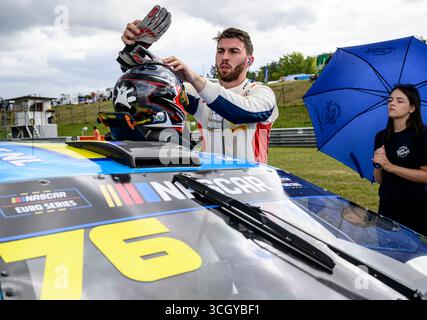 Most, Tschechische Republik. 30. August 2025. Das EuroNASCAR Pro-Rennen der NASCAR Euro Series fand am 30. August 2025 in der Tschechischen Republik statt. Michal macht das Bleekemolen Team am Anfang. Quelle: Ondrej Hajek/CTK Photo/Alamy Live News Stockfoto