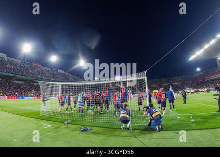 Barcelona, Spanien. Mai 2025. Die Spieler von Barcelona feiern die Titelweihe nach dem LaLiga EA Sports Spiel zwischen dem FC Barcelona und Villarre Stockfoto