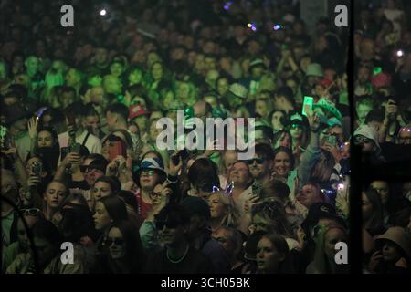 Jedburgh, Großbritannien. 30. August 2025. Generation GBX tritt am 30. August 2025 am ersten Tag des EdgeFest 2025 in LilliardsEdge bei Jedburgh auf. EdgeFest 2025, Musikfestival. Ein wachsendes Musikfestival in den schottischen Grenzen, das jetzt im dritten Jahr in Lilliardsedge in der Nähe von Jedburgh stattfindet. Musik und Unterhaltung für die ganze Familie, unter dem großen Dach. Hauptbühnenbesetzung ( Credit: Rob Gray/Alamy Live News) Stockfoto