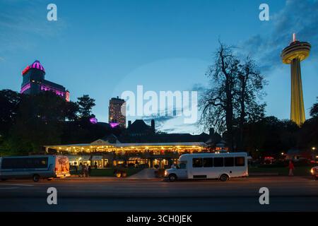 Der Aussichtsturm des Skylon Tower, Niagarafälle, Ontario, Kanada Stockfoto