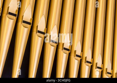 Detailansicht der goldenen Kirchenpfeifenorgel, Tennessee USA Stockfoto
