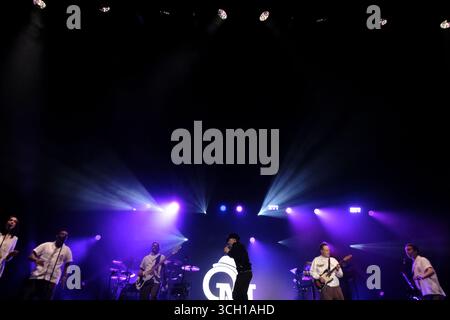 Jedburgh, Großbritannien. 30. August 2025. Am 30. August 2025 trat der Headliner Olly Murs am ersten Tag des EdgeFest 2025 im LilliardsEdge bei Jedburgh auf. EdgeFest 2025, Musikfestival. Ein wachsendes Musikfestival in den schottischen Grenzen, das jetzt im dritten Jahr in Lilliardsedge in der Nähe von Jedburgh stattfindet. Musik und Unterhaltung für die ganze Familie, unter dem großen Dach. Hauptbühnenbesetzung ( Credit: Rob Gray/Alamy Live News) Stockfoto