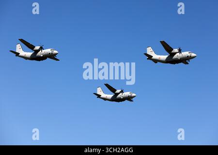 Bukarest, Rumänien. 30. August 2025. Piloten der rumänischen Luftwaffe treten während der Bukarest International Air Show 2025 (BIAS) auf, die am 30. August 2025 auf dem Flugplatz Baneasa in Bukarest (Rumänien) stattfand. Über 100 zivile und militärische Flugzeuge sowie über 200 Piloten und Fallschirmjäger nehmen an der 15. Ausgabe von BIAS teil, Rumäniens größter Flugschau. Quelle: Cristian Cristel/Xinhua/Alamy Live News Stockfoto