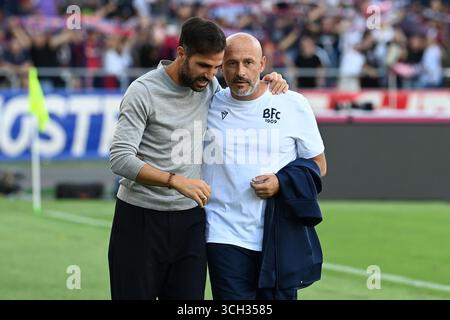 Bologna, Italien. 31. August 2025. Bincenzo Italiano (Bologna FC) und Cesc Fabregas (Como) während des Spiels Bologna FC vs Como 1907, italienischer Fußball Serie A in Bologna, Italien, August 30 2025 Credit: Independent Photo Agency/Alamy Live News Stockfoto