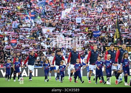 Bologna, Italien. 31. August 2025. Spieler des Bologna FC nehmen an einem Pitch-Spiel während des Spiels Bologna FC vs Como 1907 teil, italienisches Fußball Serie A in Bologna, Italien, August 30 2025 Credit: Independent Photo Agency/Alamy Live News Stockfoto