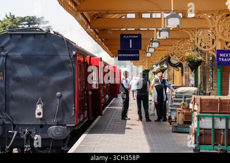 Ein Zug im Bahnhof Sheringham an der North Norfolk Railway im Jahr 2018 Stockfoto