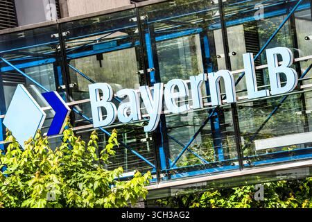 Bayern LB, Bayerische Landesbank, Logo, München, 30. August 2025 Deutschland, München, 30. August 2025, Bayern LB, Bayerische Landesbank, Logo am Hauptsitz der Bank in der Brienner Straße, BayernLB, Bayern, *** Bayern LB, Bayerische Landesbank, Logo, München, 30. August 2025 Deutschland, München, 30. August 2025, Bayern LB, Bayerische Landesbank, Logo am Hauptsitz der Banken in der Brienner Straße, BayernLB, Bayern, Stockfoto
