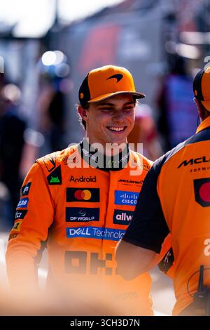 Zandvoort, Niederlande. 30. August 2025. Oscar Piastri, australischer Fahrer des McLaren Formula 1 Teams, wurde nach dem Qualifying zum Grand Prix 2025 der Niederlande gesehen. (Foto: Luca Martini/SOPA Images/SIPA USA) Credit: SIPA USA/Alamy Live News Stockfoto