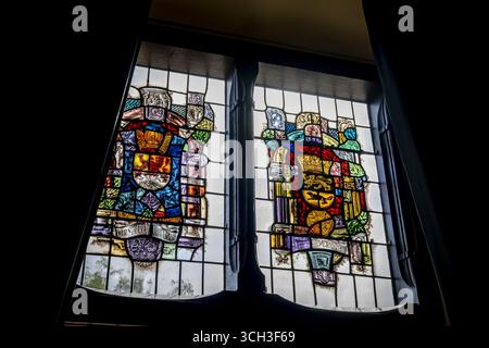 GOUDA: Das jahrhundertealte Rathaus von Gouda am Markt ist für eine zweijährige Renovierung bereit. Eine monumentale Megaoperation. ANP / Hollandse Hoogte / robin utrecht niederlande aus - belgien aus Stockfoto