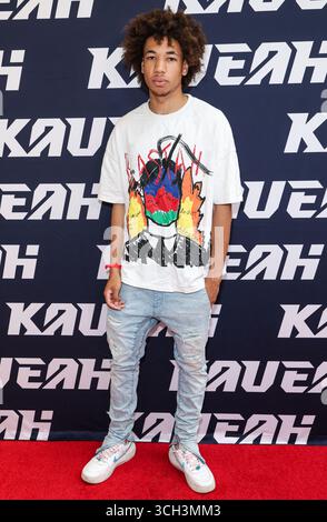 Los Angeles, Usa. 30. August 2025. LOS ANGELES, KALIFORNIEN, USA – AUGUST 30: Ethan McLennon trifft am 30. August 2025 im Beverly Center Atrium in Los Angeles, Kalifornien, USA bei der Veröffentlichung der New Kaveah Collection der Clements Twins ein. (Foto: Xavier Collin/Image Press Agency) Credit: Image Press Agency/Alamy Live News Stockfoto