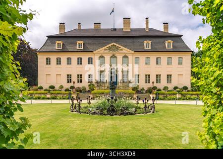 Der Branitzer Park mit dem Schloss Branitz, 1846 von Fürst Hermann von Pückler-Muskau angelegter Landschaftspark in Branitz, Cottbus, Landkreis Spree- Stockfoto