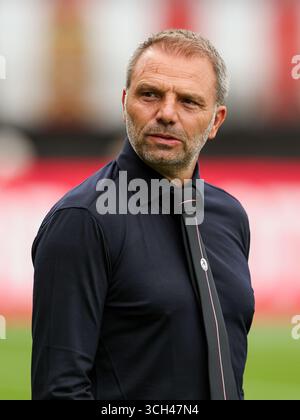 Rotterdam, Niederlande. 31. August 2025. ROTTERDAM, NIEDERLANDE - AUGUST 31: Trainer Maurice Steijn von Sparta Rotterdam vor dem Spiel während des niederländischen Eredivisie-Spiels zwischen Sparta Rotterdam und Feyenoord im Sparta-stadion Het Kasteel am 31. August 2025 in Rotterdam, Niederlande. (Foto von Hans van der Valk/Orange Pictures) Credit: Orange Pics BV/Alamy Live News Stockfoto