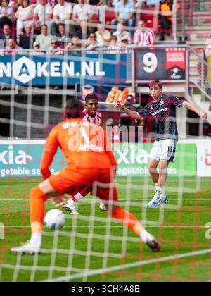 Rotterdam, Niederlande. 31. August 2025. Rotterdam: Leo sauer von Feyenoord während der vierten Runde der Eredivisie-Saison 2025/2026. Das Spiel findet am 31. August 2025 in Rotterdam in Het Kasteel statt. Credit: Box to Box Pictures/Alamy Live News Stockfoto