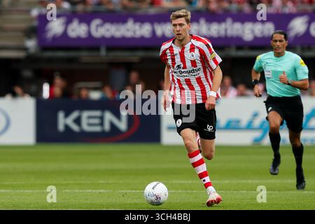 Rotterdam, Niederlande. 31. August 2025. ROTTERDAM, NIEDERLANDE - AUGUST 31: Tobias Lauritsen von Sparta Rotterdam spielt mit dem Ball während des niederländischen Eredivisie-Spiels zwischen Sparta Rotterdam und Feyenoord im Sparta-stadion Het Kasteel am 31. August 2025 in Rotterdam. (Foto von Hans van der Valk/Orange Pictures) Credit: Orange Pics BV/Alamy Live News Stockfoto