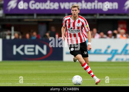 Rotterdam, Niederlande. 31. August 2025. ROTTERDAM, NIEDERLANDE - AUGUST 31: Tobias Lauritsen von Sparta Rotterdam spielt mit dem Ball während des niederländischen Eredivisie-Spiels zwischen Sparta Rotterdam und Feyenoord im Sparta-stadion Het Kasteel am 31. August 2025 in Rotterdam. (Foto von Hans van der Valk/Orange Pictures) Credit: Orange Pics BV/Alamy Live News Stockfoto
