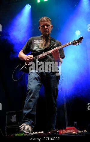 Jedburgh, Großbritannien. 31. August 2025. Am zweiten Tag des EdgeFest 2025 in Lilliardsedge bei Jedburgh tritt das Western End am 30. August 2025 auf. EdgeFest 2025, Musikfestival. Ein wachsendes Musikfestival in den schottischen Grenzen, das jetzt im dritten Jahr in Lilliardsedge in der Nähe von Jedburgh stattfindet. Musik und Unterhaltung für die ganze Familie, unter dem großen Dach. (Quelle: Rob Gray/Alamy Live News Stockfoto