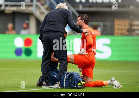 Rotterdam, Niederlande. 31. August 2025. ROTTERDAM, NIEDERLANDE - AUGUST 31: Verletzung von Joel Drommel von Sparta Rotterdam während des niederländischen Eredivisie-Spiels zwischen Sparta Rotterdam und Feyenoord im Sparta-stadion Het Kasteel am 31. August 2025 in Rotterdam, Niederlande. (Foto von Hans van der Valk/Orange Pictures) Credit: Orange Pics BV/Alamy Live News Stockfoto