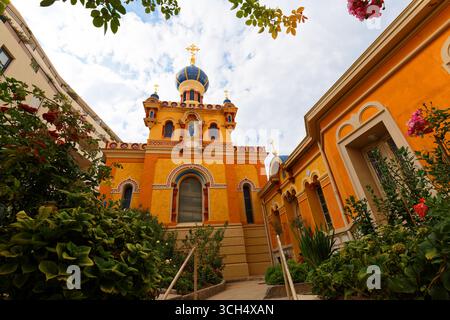 Die Russische Kirche, Menton Frankreich. Der dänische Architekt Tersling, der 1892 diese kleine russische Kirche erbaute, deren Inneres reich mit Wwa verziert ist Stockfoto