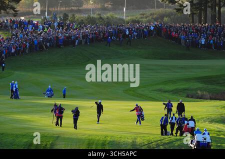 September 2014; Gleneagles, Perthshire, SCT; der Amerikaner Webb Simpson beobachtet seinen Vorstoß auf das erste Grün während des morgendlichen Vierballs für den Ryder Cup 2014 auf dem Gleneagles Hotel-PGA Centenary Course. Stockfoto