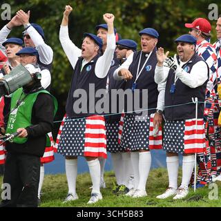 September 2014; Gleneagles, Perthshire, SCT; die amerikanischen Fans jubeln während des Viertelfinales am ersten Tag des Ryder Cup 2014 im Gleneagles Resort - PGA Centenary Course. Stockfoto